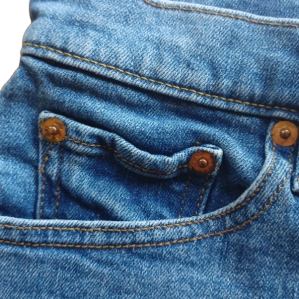 Gap Cutoff Style Shorts 28. Simple And Classic Style.Great Used Condition.